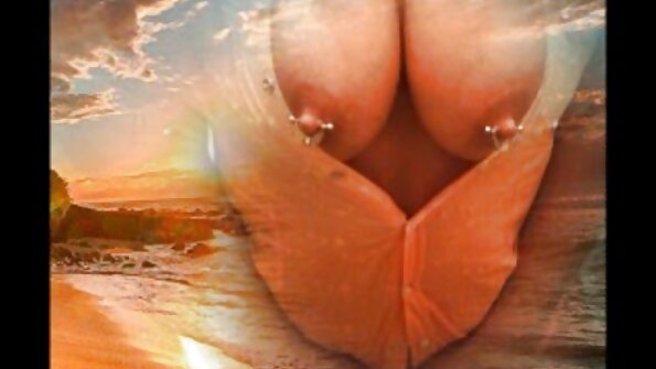 الساخنة على شكل امرأة تحتاج سكس عالمي مُترجم سميكة الديك عن الإشباع الجنسي