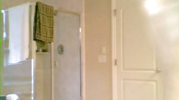 الساخنة في تويترسكس عالمي مترجم سن المراهقة خطأ عندما دخلت الرجل المرحاض