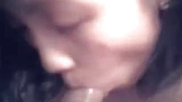 امرأة سمراء مع شعر كس يحصل من سكس مترجم عالمي تويتر خلال شريكها