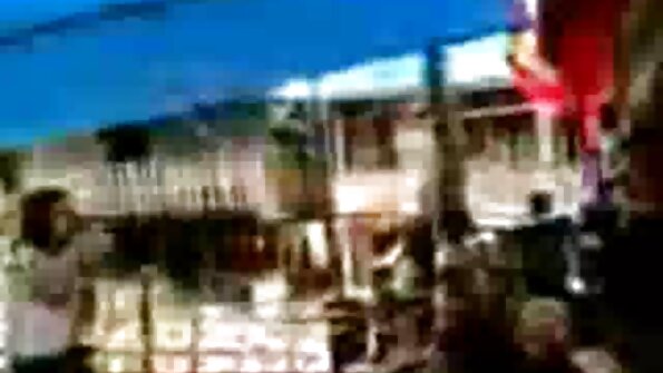 شقراء في سن المراهقة مسمر في السرير و قذف المني على حلمة سكس عربي عالمي الثدي