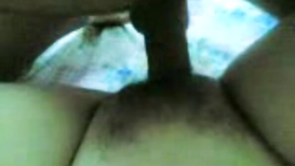 امرأة سمراء الساخنة في سن المراهقة ومضات لها السكس العالمي مترجم العصير الثدي في العام